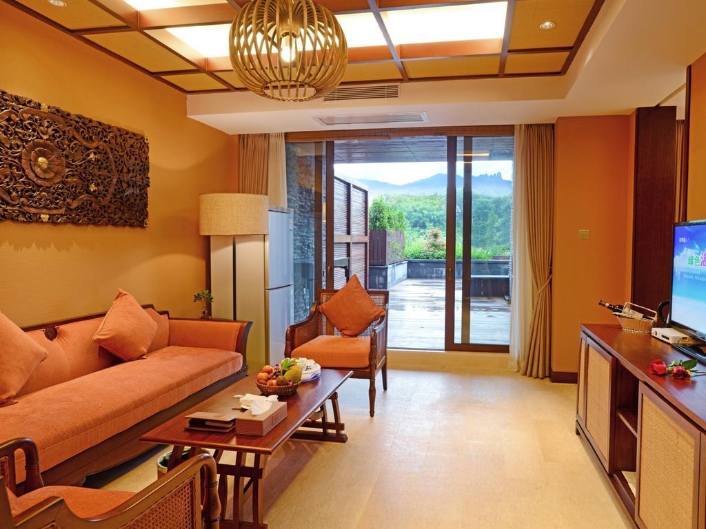 The Tang Hotel Hainan Mount Qixian Baoting Room photo